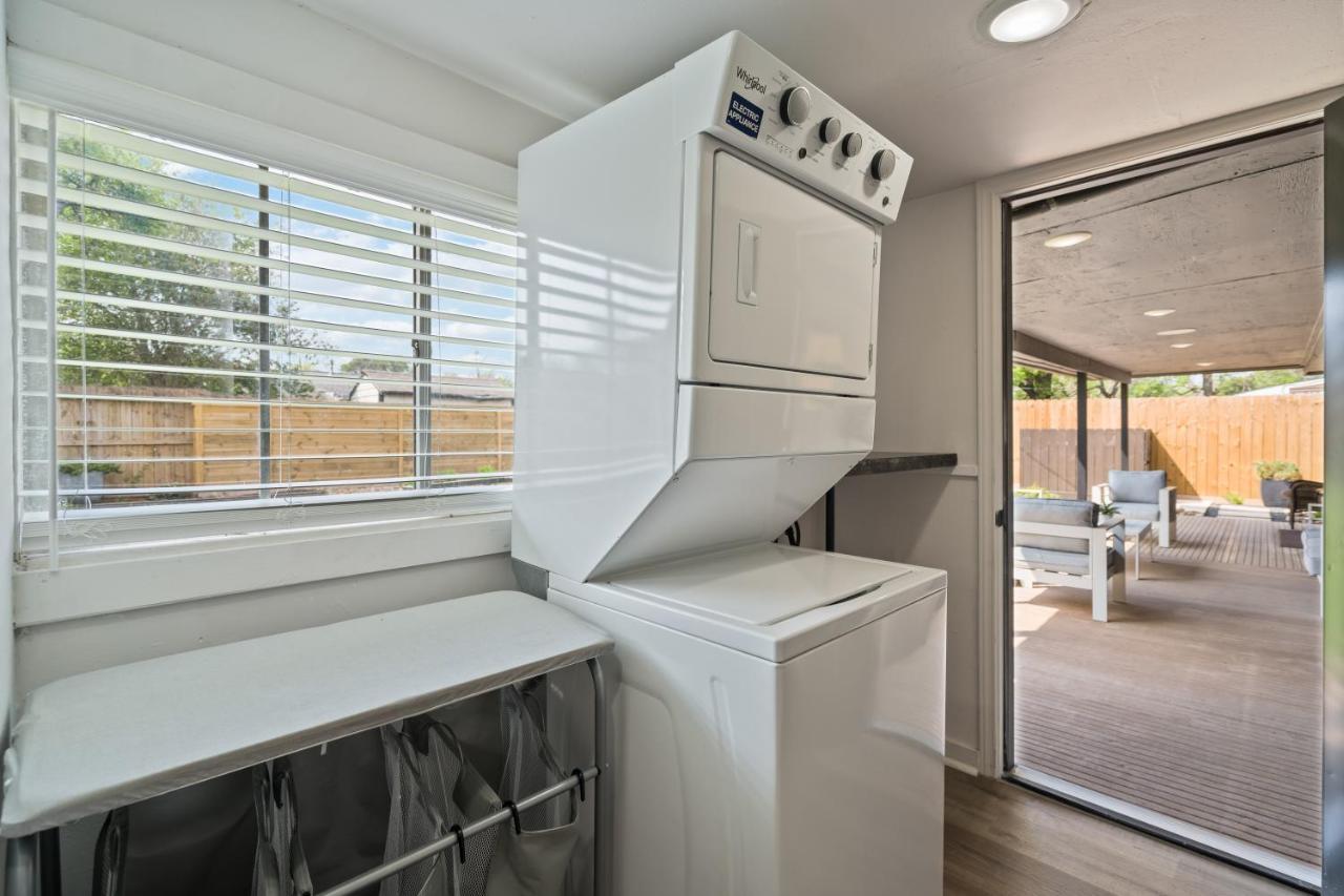 The Gated Modern Home Near Nrg And Medical Center Houston Exterior photo